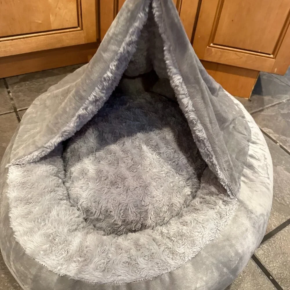 Cat/small dog bed